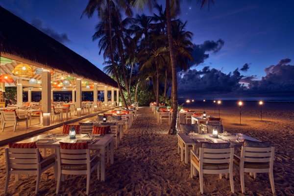 seaside-collection-finolhu-baa-atoll-beach-kitchen-3